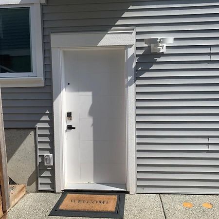 Modern 2Br Guest House In North Nanaimo Luaran gambar