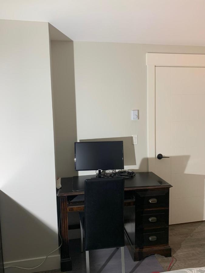 Modern 2Br Guest House In North Nanaimo Luaran gambar